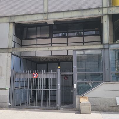 Parking Métro Couronnes - rue Moret - Paris 11