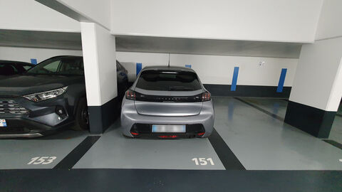 Parking 18 avenue Hoche - Paris