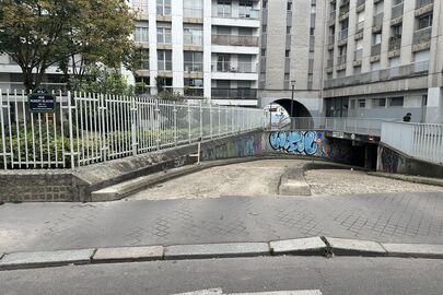 Parking Métro Château Landon - rue Robert Blache - Paris 10