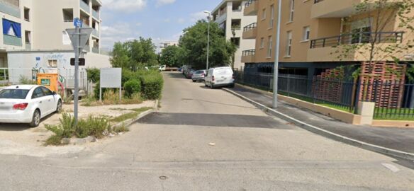 Parking Rue Louis Féraud, 13200 Arles