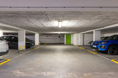 Parking Buttes Chaumont - Botzaris - Paris