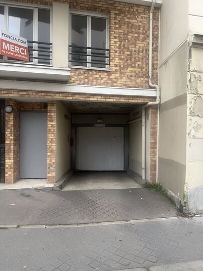 Parking Métro Pelleport - 44 rue du Capitaine Marchal - Paris 20