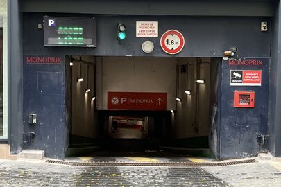 Vignette parking Police Nationale - rue des Bourets - Suresnes