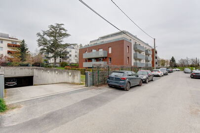 Parking 13 chemin des villas - Francheville