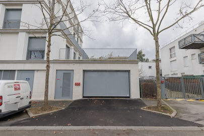 Parking Parc Bernard Schreiner - 1 rue Hélène Et Désiré legoff - Mantes la Ville