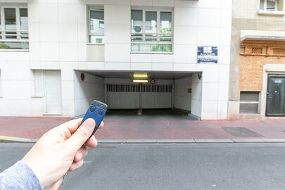 Vignette parking Métro Pont de Levallois-Bécon - rue Ernest Cognacq - Levallois Perret