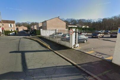 Parking Poissy - Saint-Exupéry - Stade Léo Lagrange