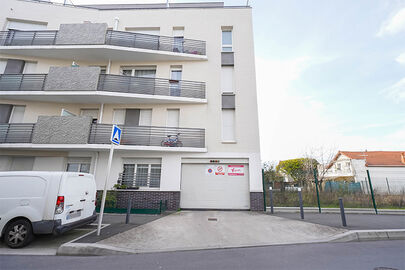 Parking Tramway Auguste Delaune - rue Julie Victoire Daubié - Bobigny