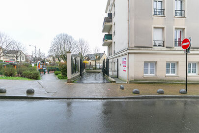 Parking Gare Deuil-Montmagny - place des Aubépines - Deuil la Barre