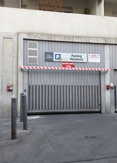 Parking 412 boulevard National