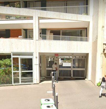 Parking 16 rue du Docteur Roux - place 9