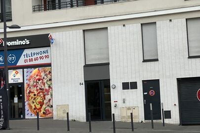 Parking 84 avenue de Paris