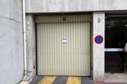 Parking Métro Commerce - rue Mademoiselle - Paris 15