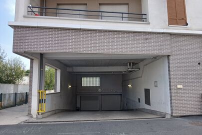 Parking 53 avenue Roger Guichard