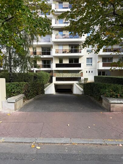 Parking 110 rue Chaptal - place 67