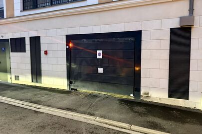 Parking 14 avenue André le Goas