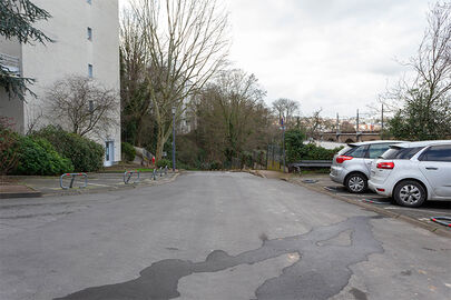 Vignette parking Lycée Eugène Ionesco - chemin des Montquartiers - Issy les Moulineaux