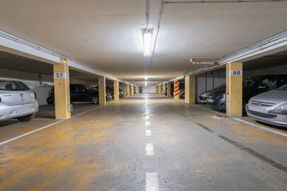 Parking Jardin Jane Vialle - rue des Poissonniers - Paris 18