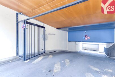 Parking Place du Maroc - Stalingrad - Paris 19